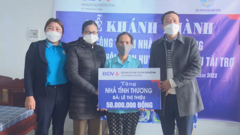Ngân hàng BIDV Phủ Diễn Bàn giao nhà tình thương tại Diễn Nguyên